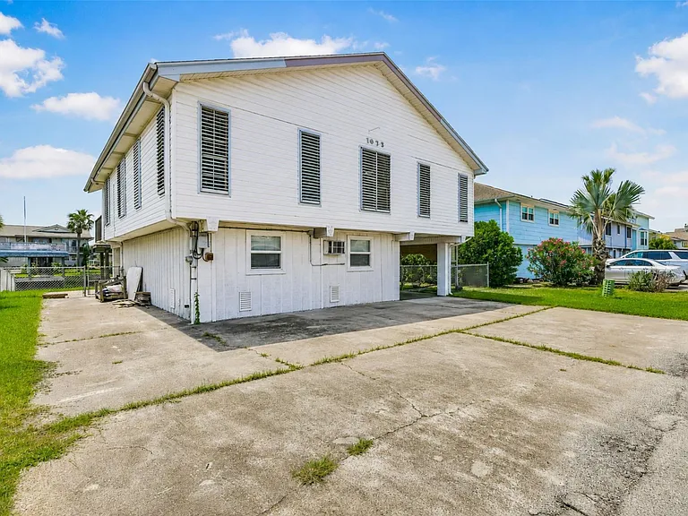 1073 Redfish St — Photo 3
