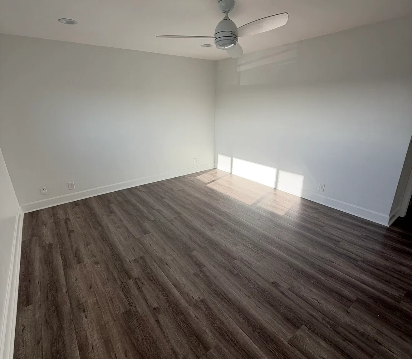 2 bed, 900 sqft, $3,795 — Photo 4