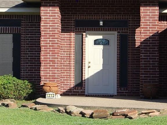 2nd image of 1212 Harrisonburg Ln