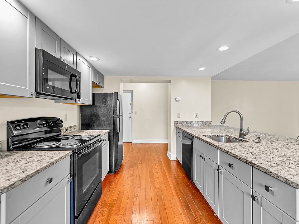 1st image of 267 Linwood Ave #6D