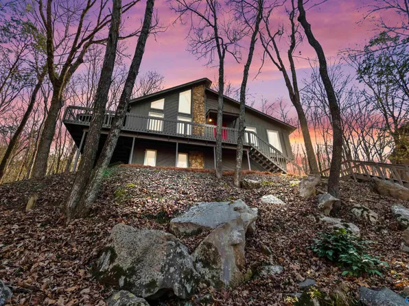 8015 Tea Garden Rd SE, Huntsville, AL 35802