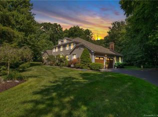 80 Cranbury Dr, Trumbull, CT 06611