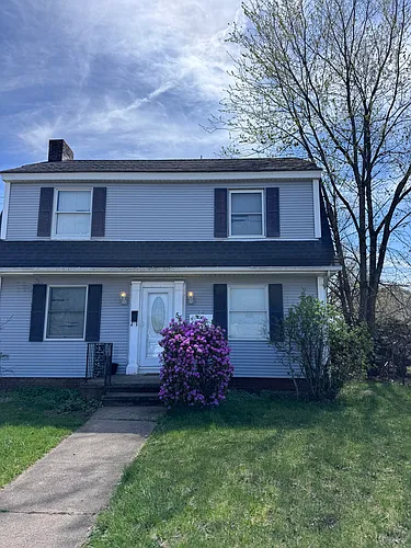 54 Lambert St Photo 1