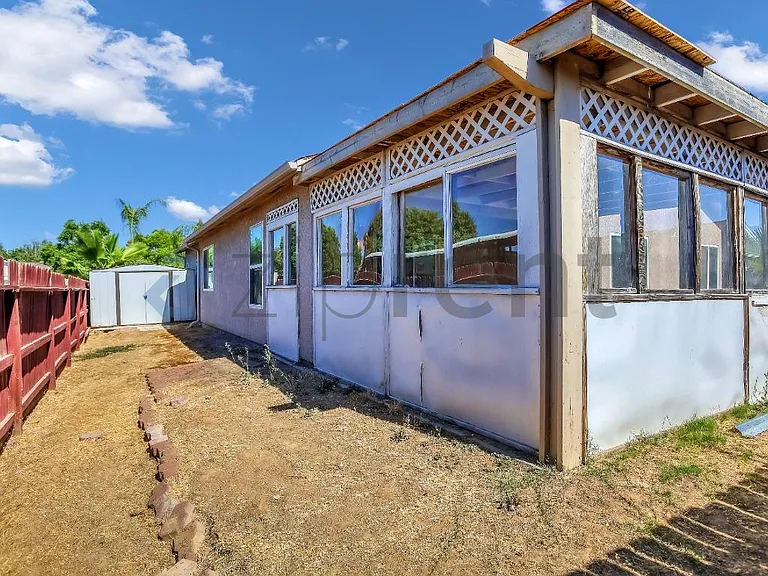 2437 N Tracy Ave — Photo 35