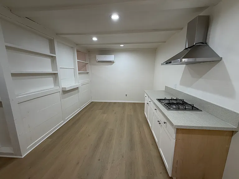 11411 Thienes Ave — Photo 5