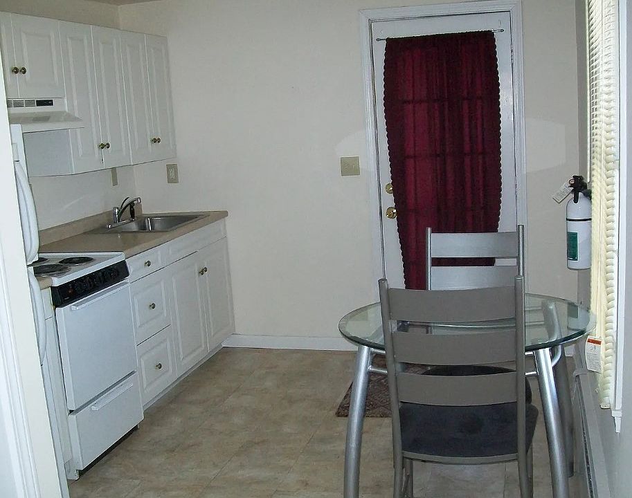 2nd image of 17 Snyder St #2B
