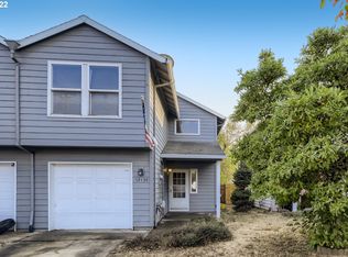 12134 SE Woodward Pl, Portland, OR 97266