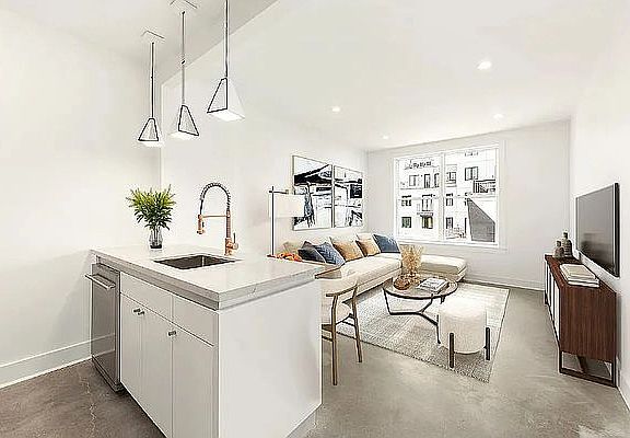 4th image of 16 Melrose St #3R