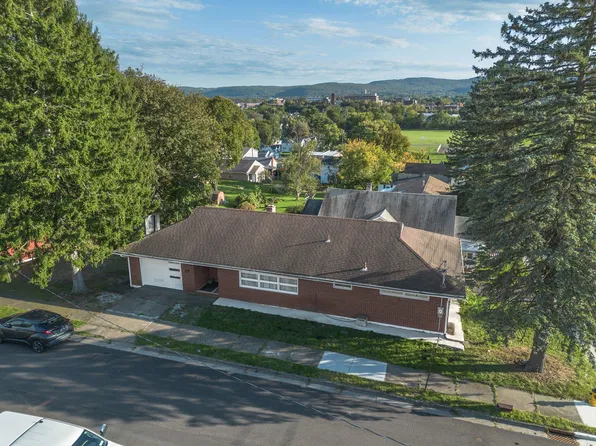 30 Fairfax St, Johnson City, NY 13790