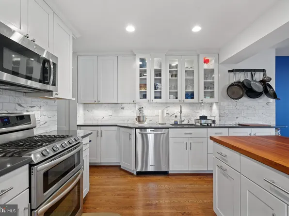 2740 S Troy St, Arlington, VA 22206
