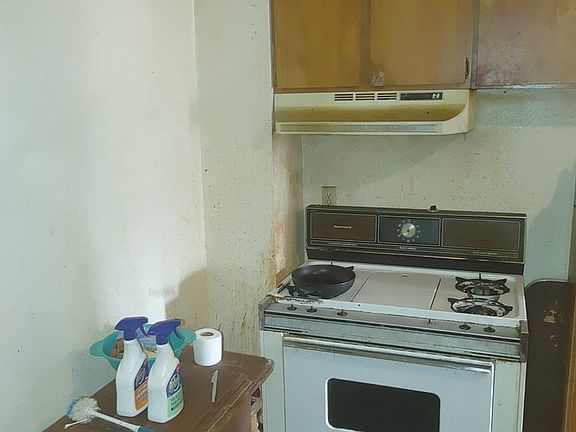 5th image of 1012 S Santa Fe Ave