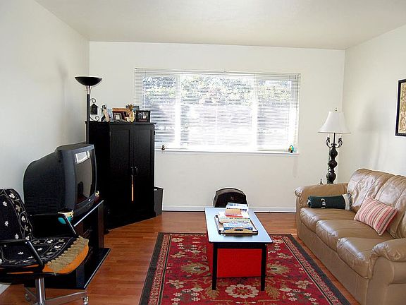 4th image of 1262 W McKinley Ave #6A