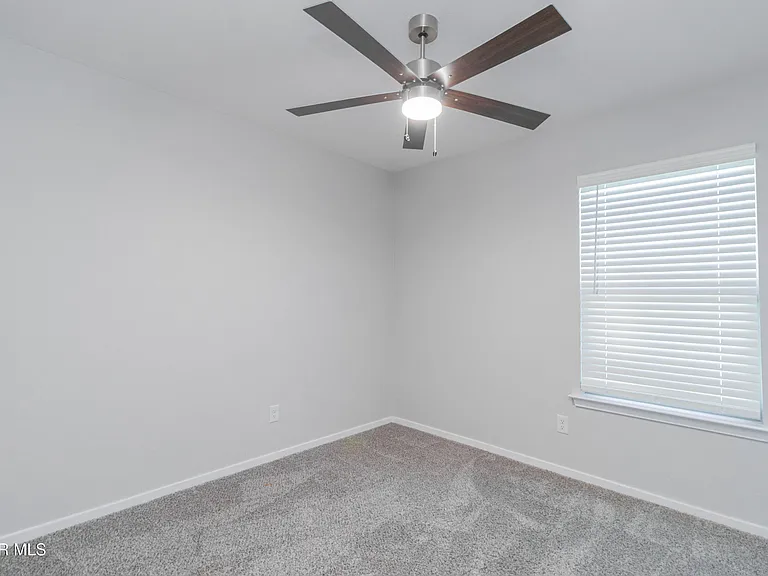 13909 Summer View Ave — Photo 28