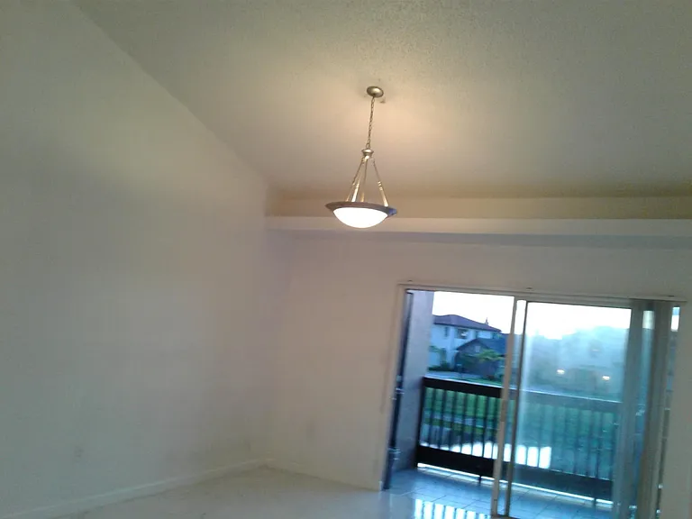 815 SW 113th Way #815 — Photo 12