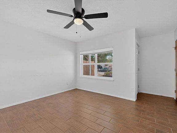 2nd image of 5109 Redlands Rd NW