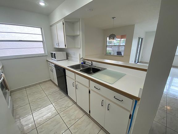 4th image of 4122 Pescadero Ct