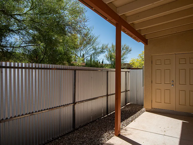 263 W Glenn St — Photo 15