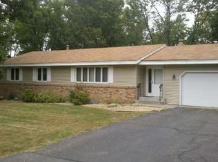 575 N Greenleaf Dr, Eagan, MN 55123