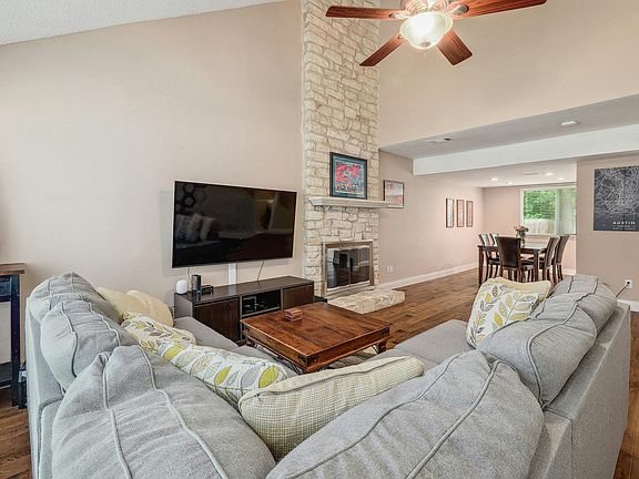 3rd image of 9717 Moorberry St