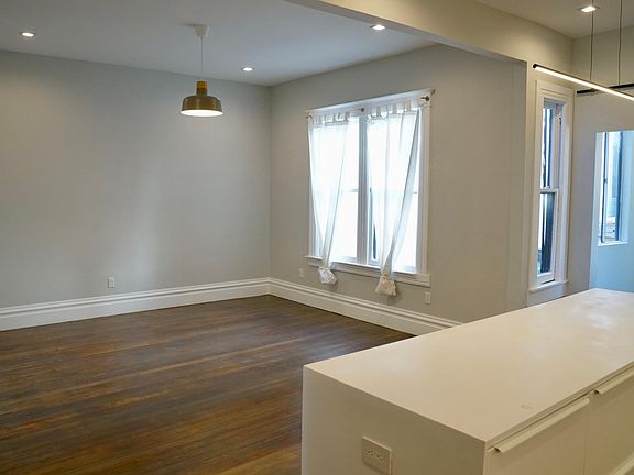 5th image of 1572 Howard St #1572