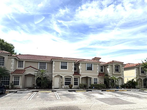3rd image of 886 Summit Lake Drive