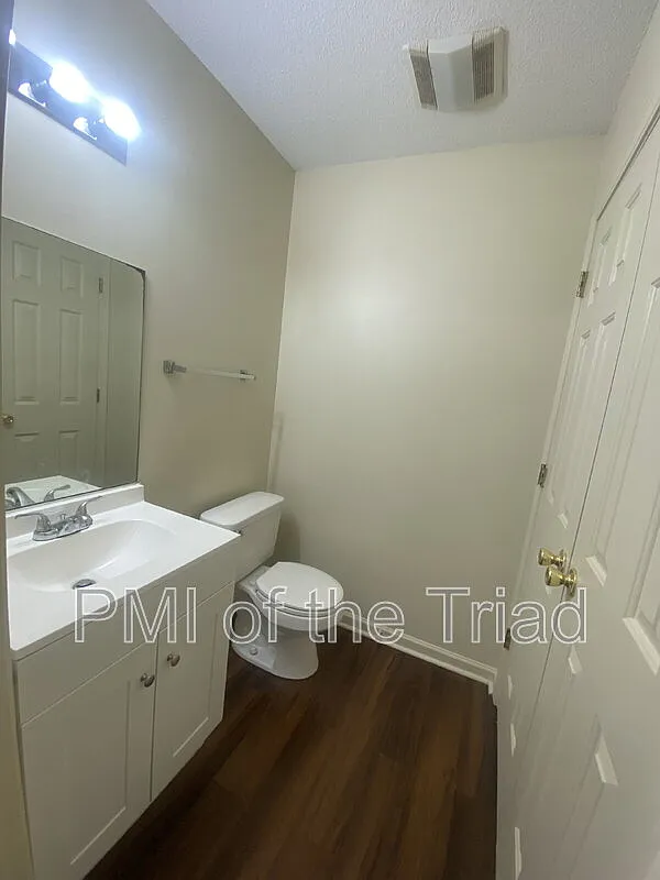 2 bed, 1.5 bath, 850 sqft, $1,100 — Photo 4