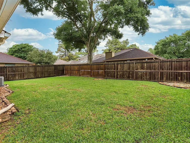 16410 Salinas Ln — Photo 3