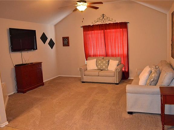 2nd image of 5621 Clearwater Dr