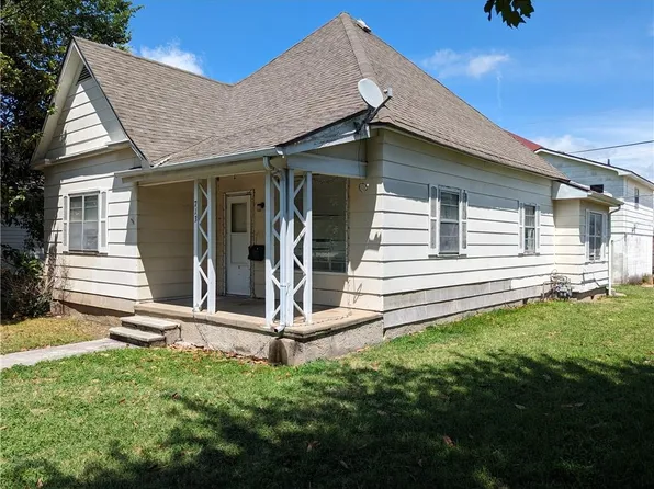 713 S Moffet Ave, Joplin, MO 64801