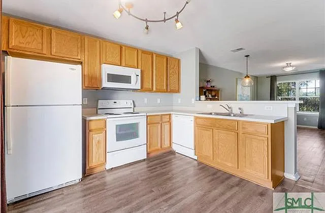 46 Bushwood Dr — Photo 16