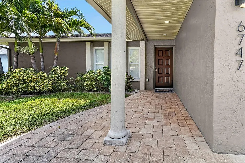 3 bed, 2.0 bath, 1528 sqft, $3,000 — Photo 3