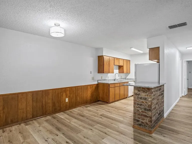 1824 Family Cir — Photo 7