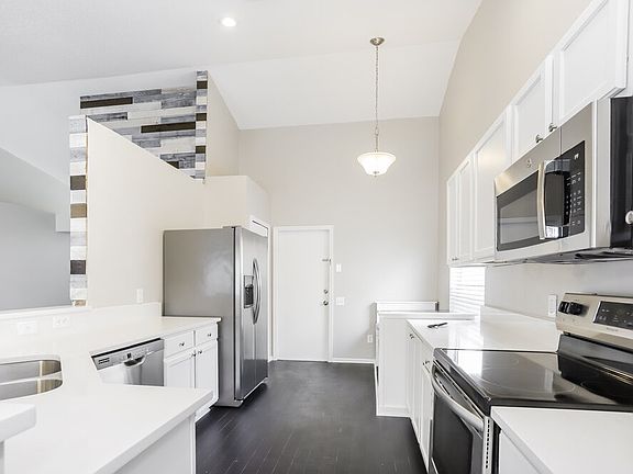 5th image of 12217 Dawn Vista Dr