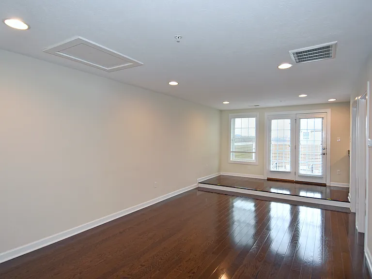 346 Osona Ln — Photo 29