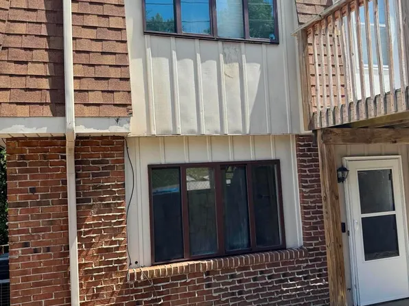 904 Valley View Dr #904A, South Charleston, WV 25309