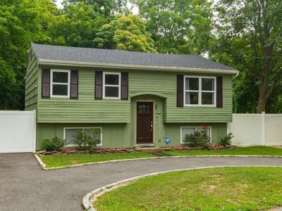 121 Head Of The Neck Road, Bellport, NY, 11713