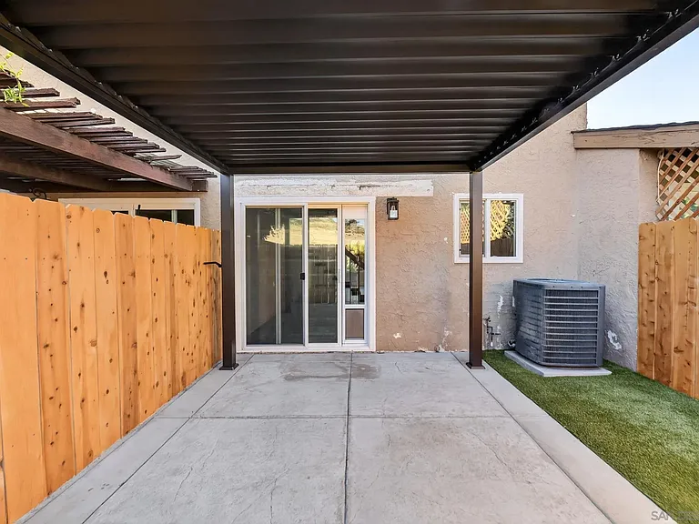 8009 Calle Fanita — Photo 28