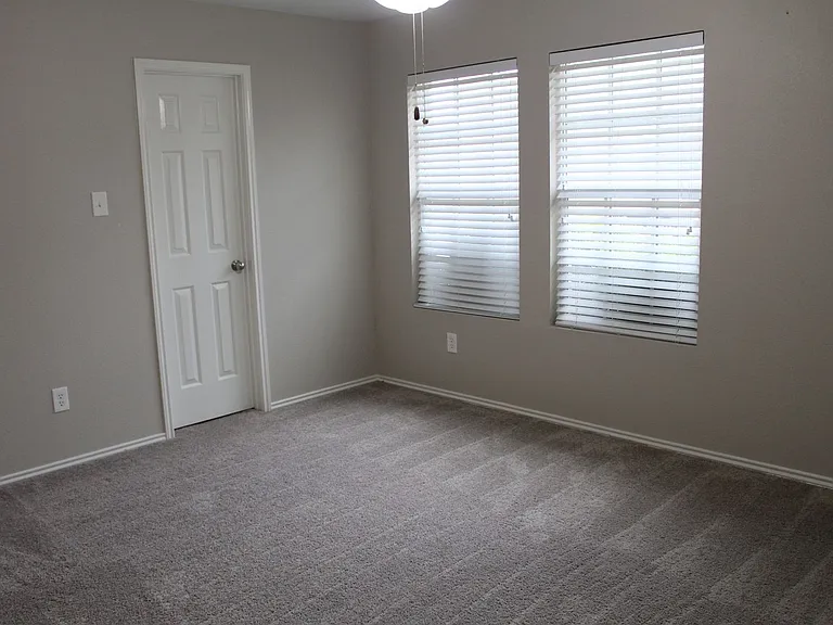 1321 Red River Ln — Photo 9