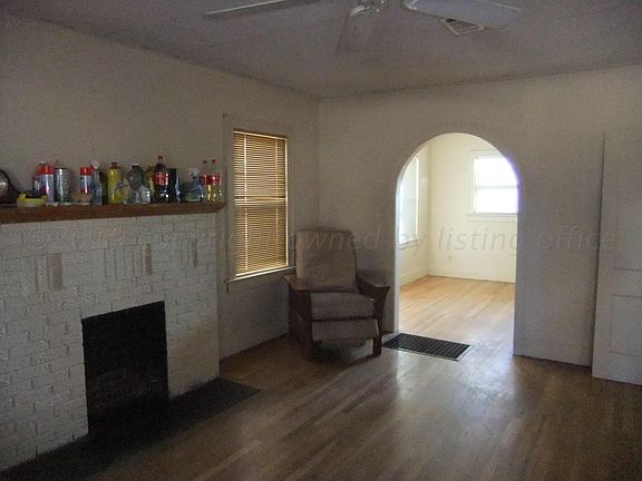 3rd image of 1128 Christine St
