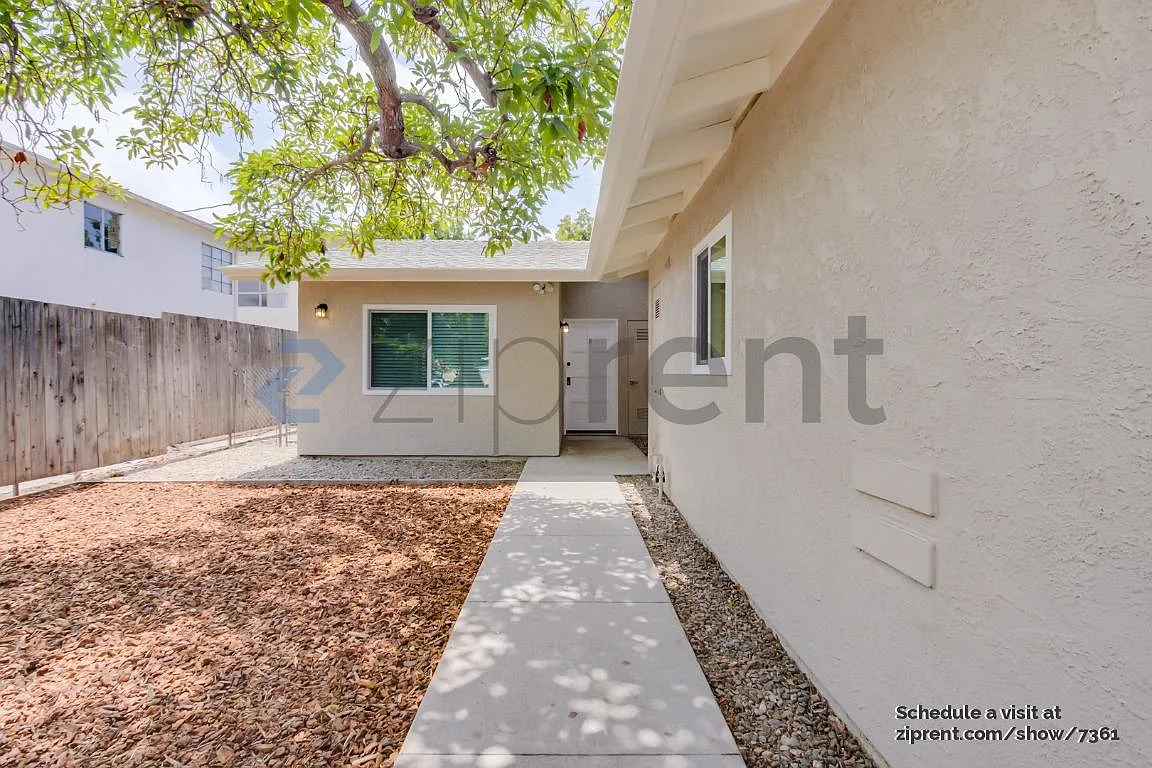 2 bed, 800 sqft, $3,950 — Photo 1