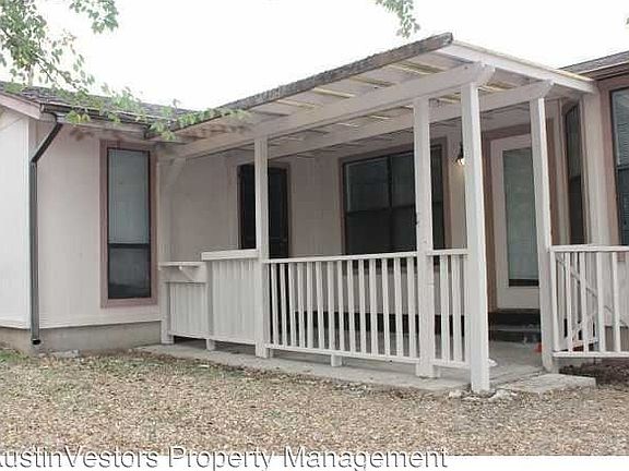 4th image of 807 Lasso Dr