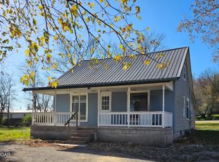 105 S Beeman St, Pineville, MO 64856