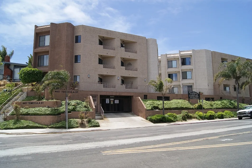 Villa Temecula Apartments — Photo 2