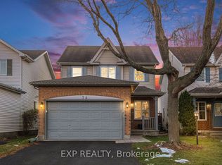 34 Avonmore Cres, Ottawa, ON K2G 6J7