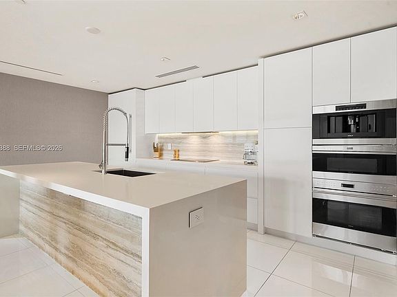 3rd image of 102 24th St #Penthouse 1718