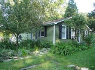 226 S Anguilla Rd, Pawcatuck, CT 06379
