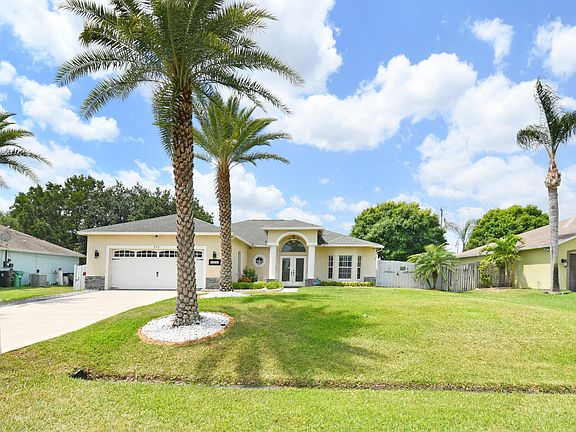 3rd image of 272 SW Kestor Drive