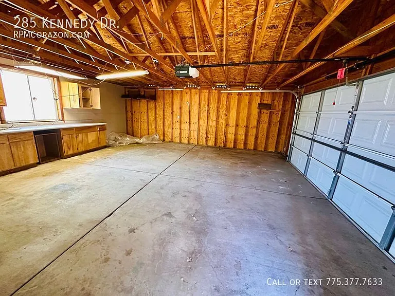 285 Kennedy Dr — Photo 16