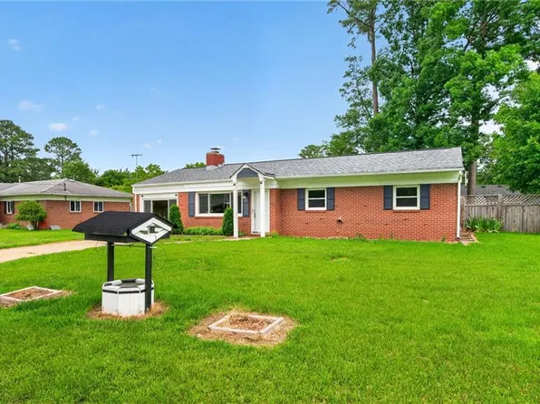 313 Sparrow Rd, Chesapeake, VA 23325