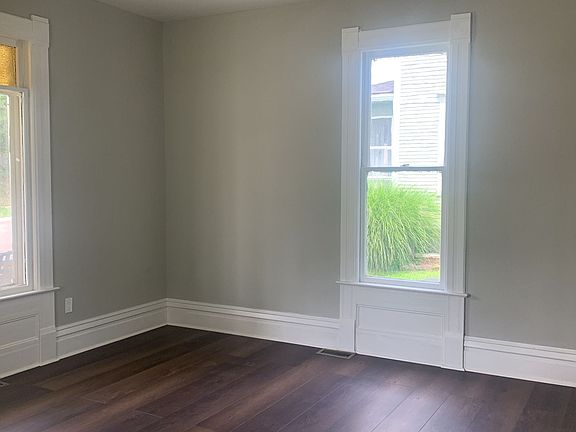4th image of 262 N Mulberry St #1-2-3